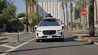 Waymo 完全自動運転車 都市部走行