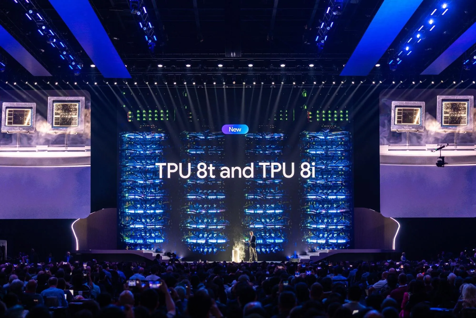 第8世代TPU 8t/8i発表シーン