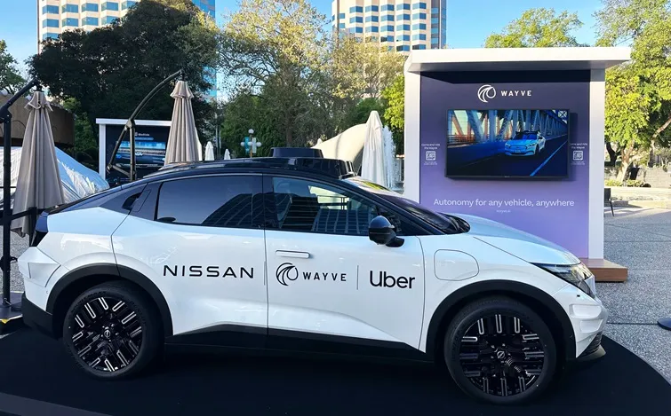 日産×Wayve×Uber 東京試験運行用ロボタクシープロトタイプ