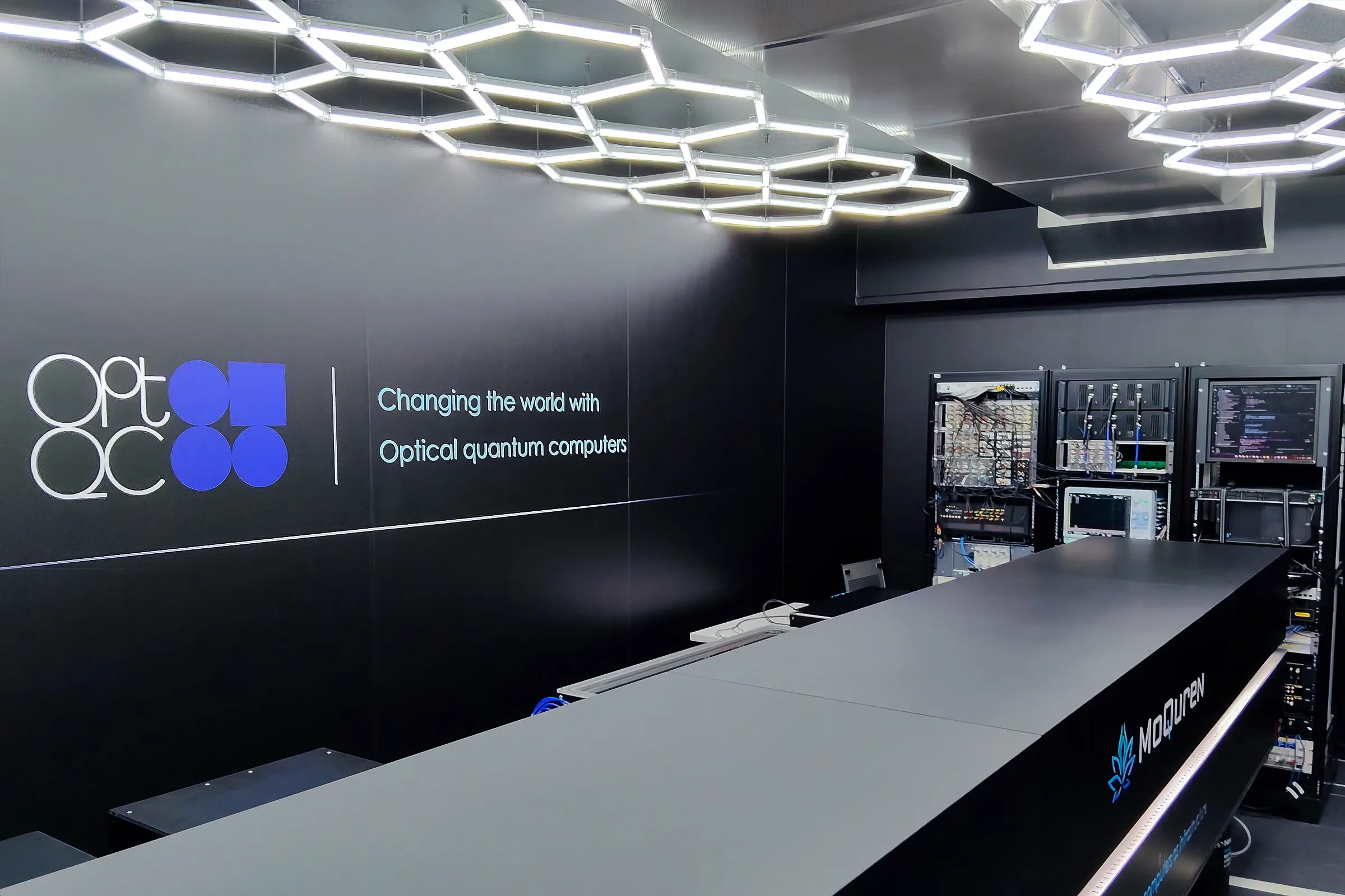 産総研・OptQC MoQuren